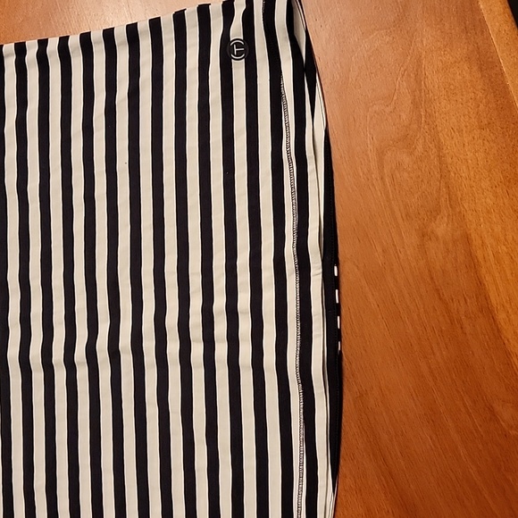 Brand new Talbots Women's short sleeve top, size MP. - Picture 3 of 5